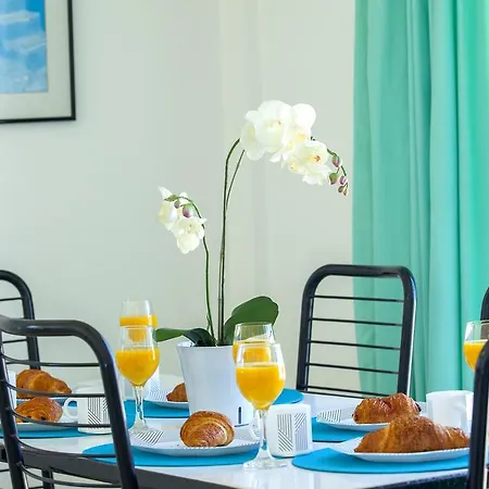 Annie Holiday home *